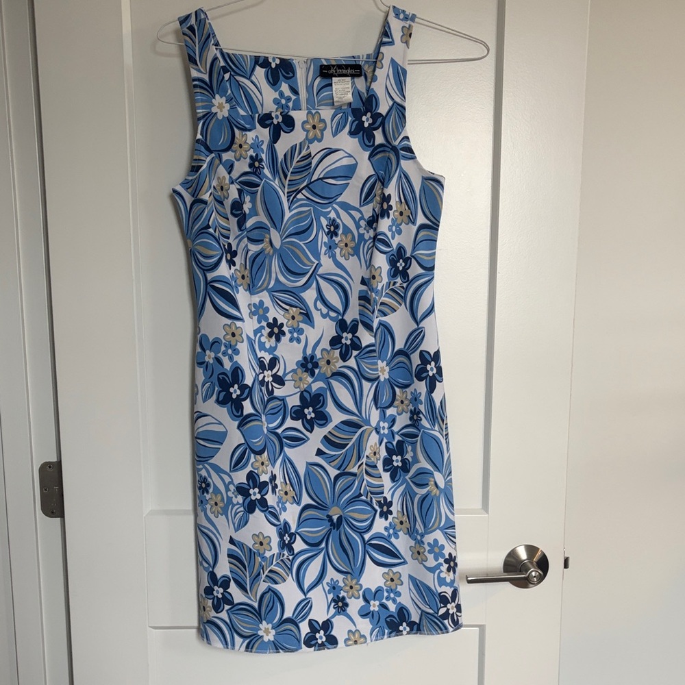 Size 7 Calvin Klein Blue and White Floral Mini Dress